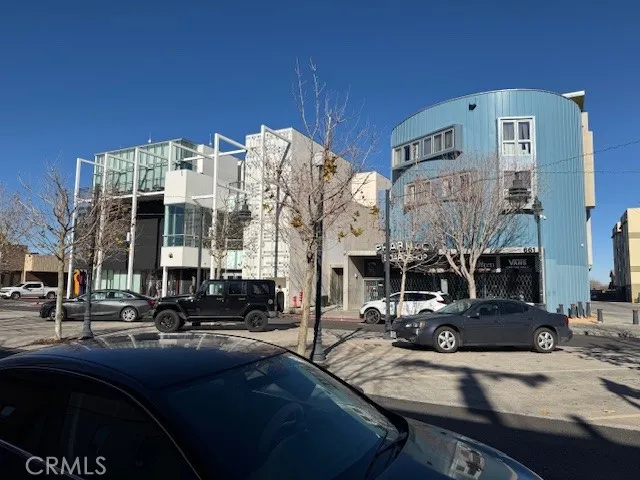 656 W Lancaster, Lancaster, California 93534