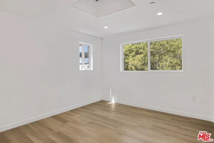 10826 3/4 Hesby Street, North Hollywood, California 91601