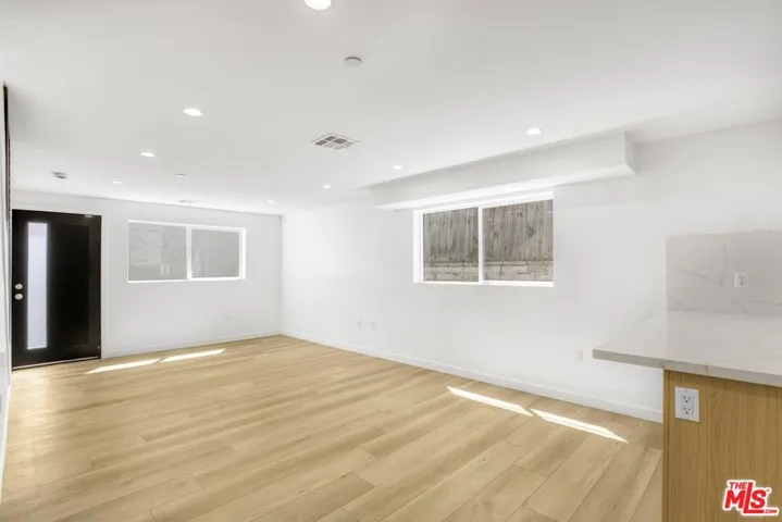 10826 3/4 Hesby Street, North Hollywood, California 91601