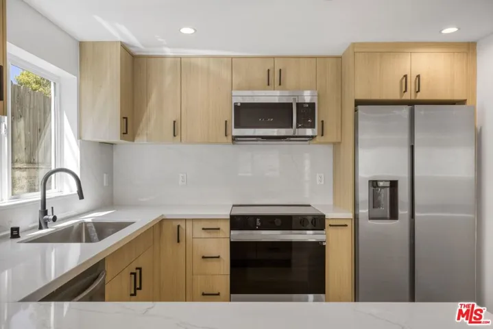 10826 3/4 Hesby Street, North Hollywood, California 91601