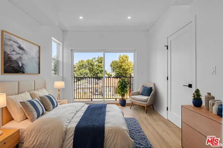 10826 3/4 Hesby Street, North Hollywood, California 91601
