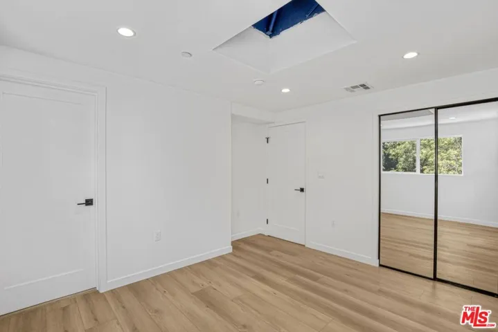 10826 3/4 Hesby Street, North Hollywood, California 91601