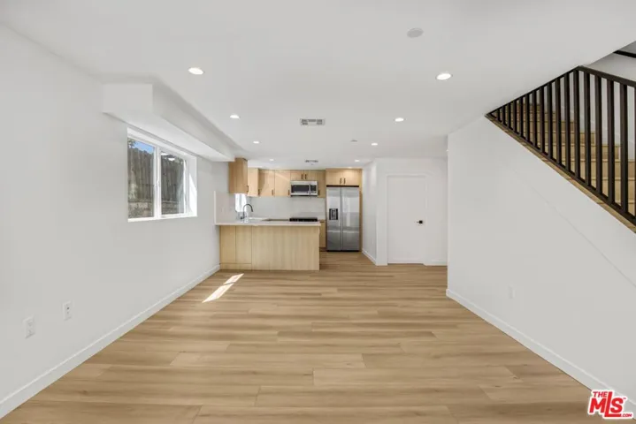 10826 3/4 Hesby Street, North Hollywood, California 91601