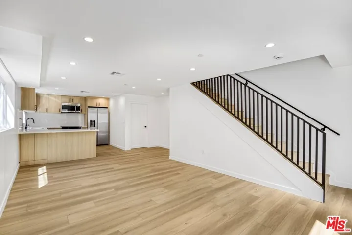 10826 3/4 Hesby Street, North Hollywood, California 91601