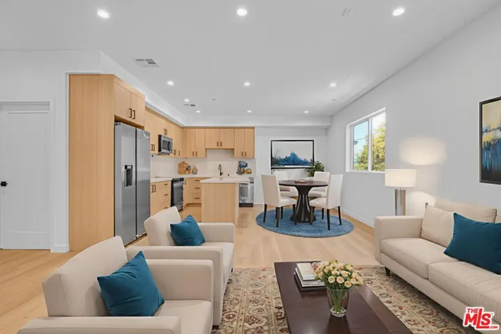 10826 3/4 Hesby Street, North Hollywood, California 91601