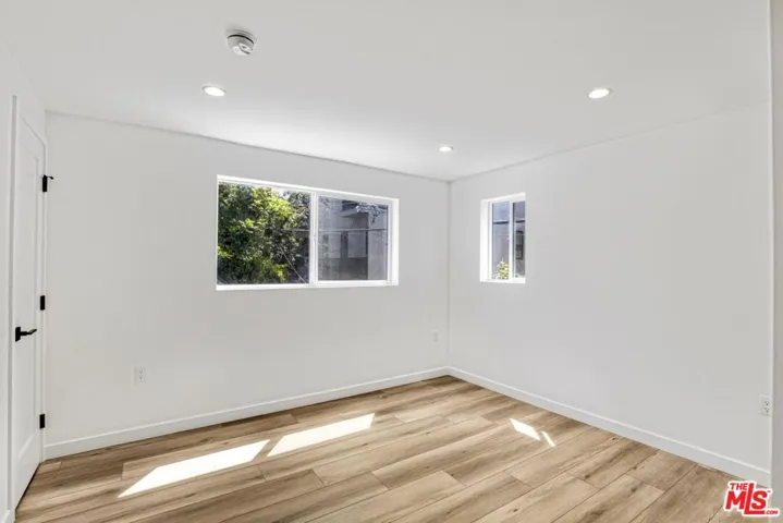 10826 3/4 Hesby Street, North Hollywood, California 91601