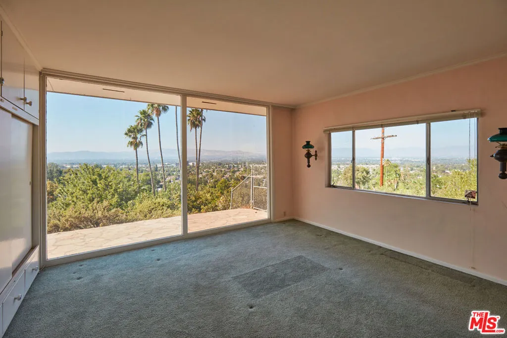 4571 N Gable Drive, Encino, California 91316 home-pic-14