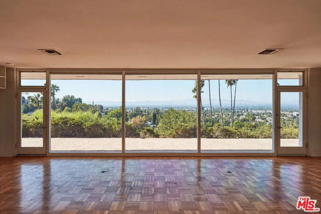 4571 N Gable Drive, Encino, California 91316 home-pic-13