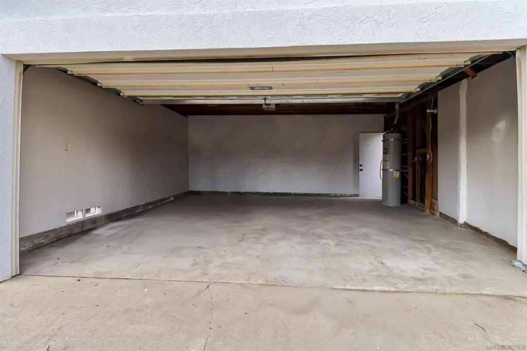 10902 Whippletree Ln., Spring Valley, California 91978 home-pic-44
