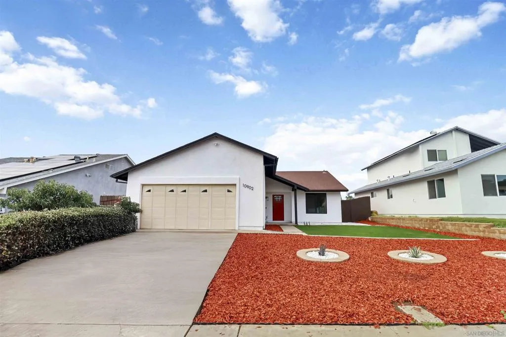 10902 Whippletree Ln., Spring Valley, California 91978 home-pic-2