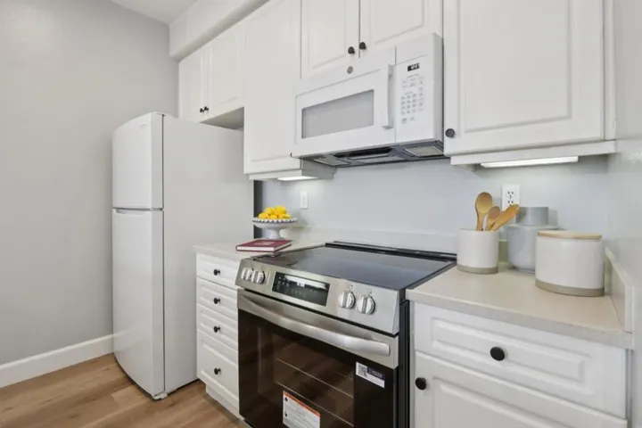 1951 Ofarrell Street 404, San Mateo, California 94403