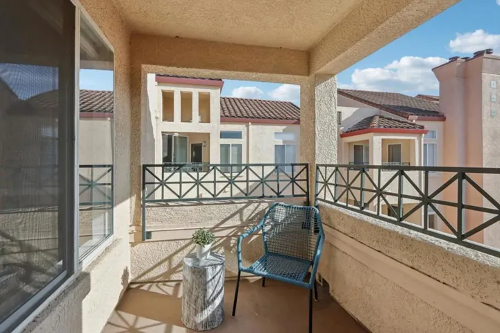 1951 Ofarrell Street 404, San Mateo, California 94403