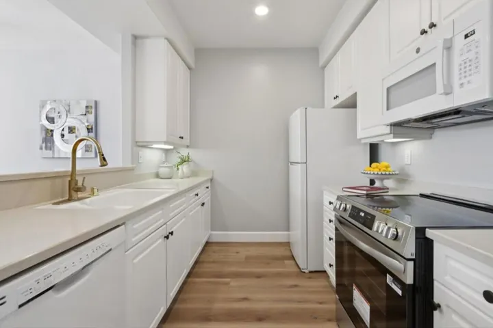1951 Ofarrell Street 404, San Mateo, California 94403
