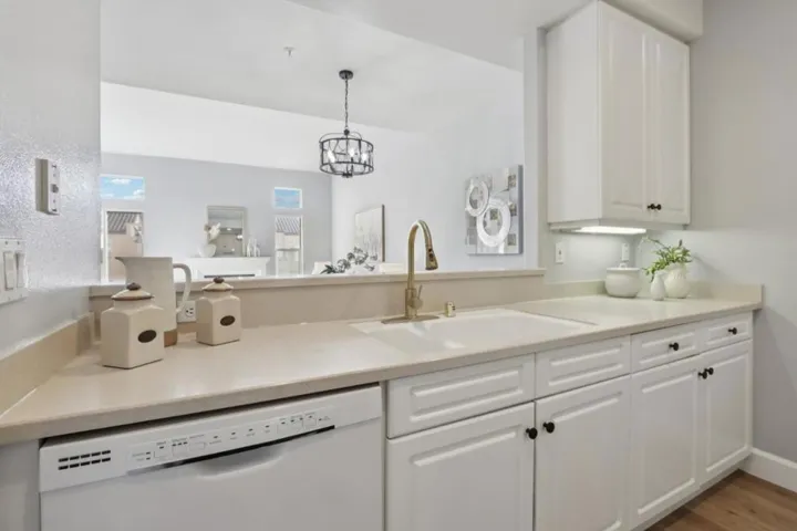 1951 Ofarrell Street 404, San Mateo, California 94403