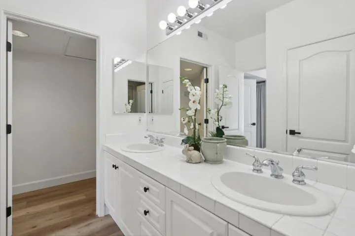 1951 Ofarrell Street 404, San Mateo, California 94403