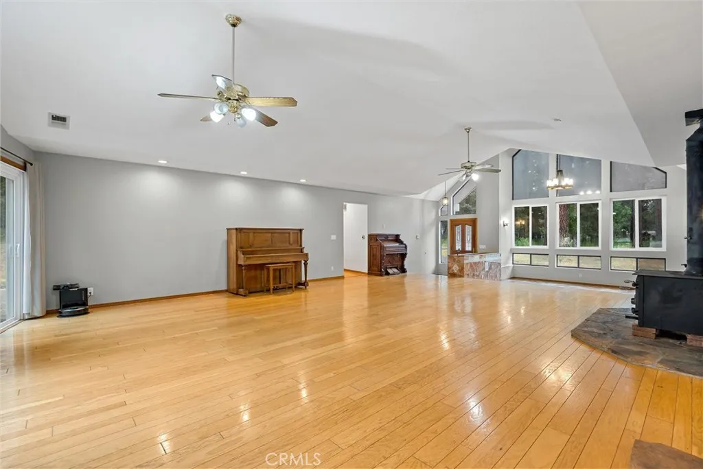 Grand family/living room