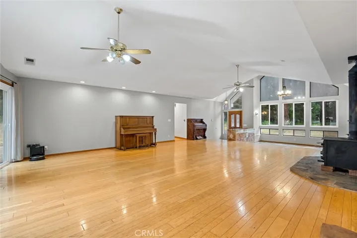Grand family/living room