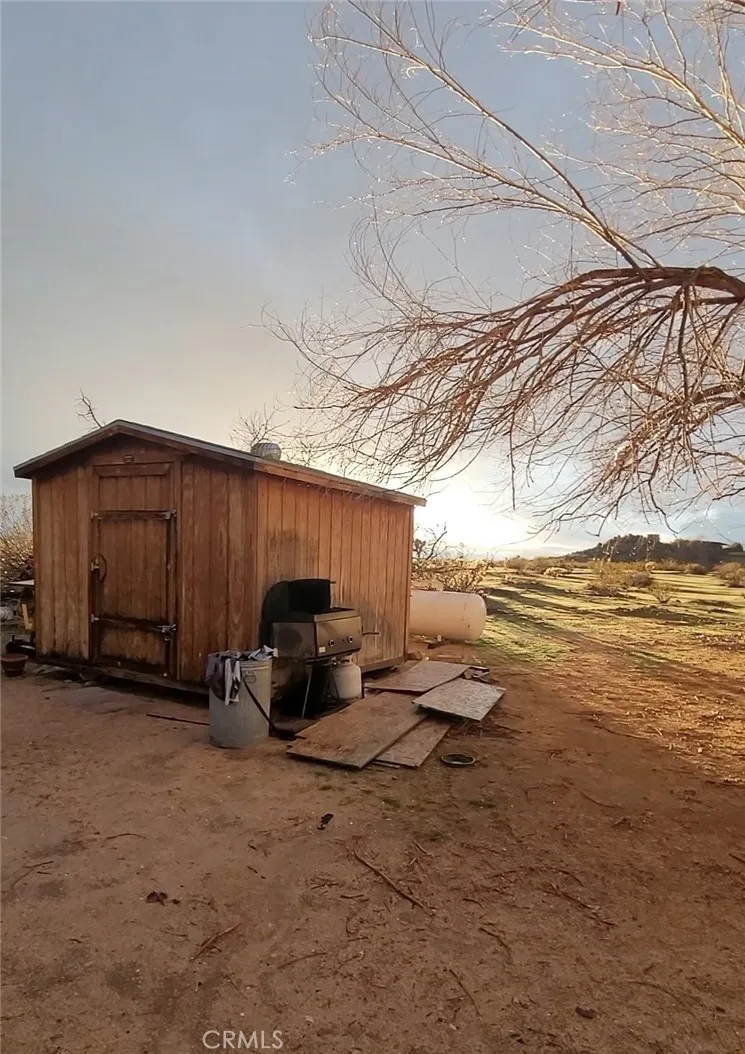 195 Old El Mirage Road, Adelanto, California 92301 home-pic-37