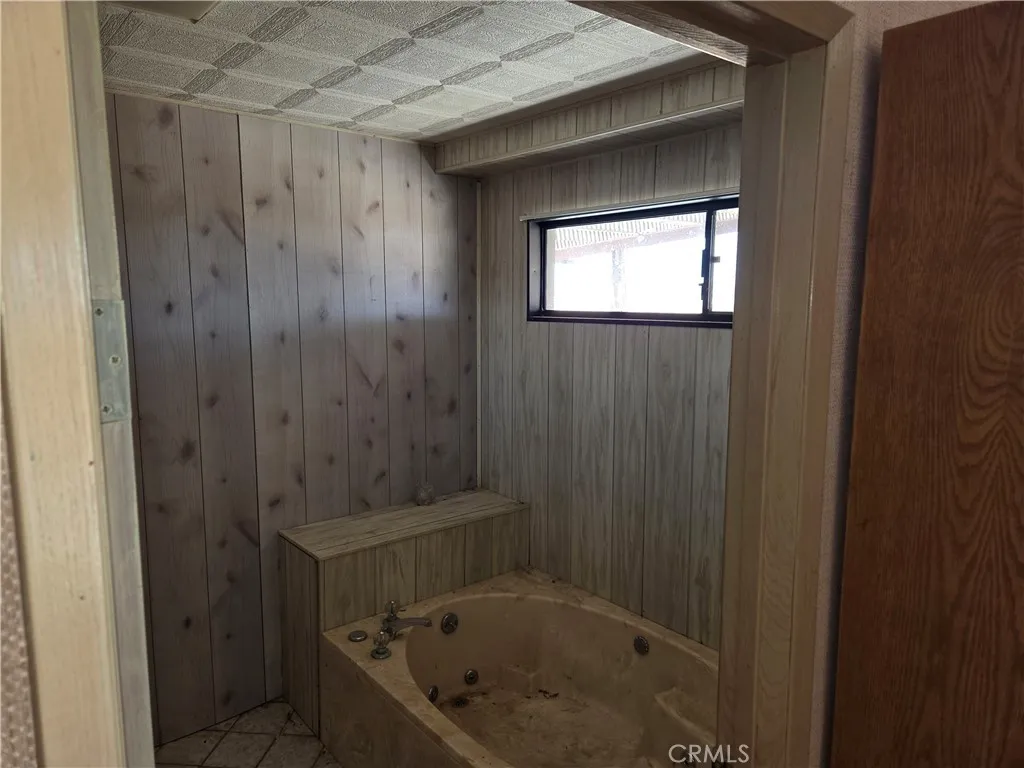 195 Old El Mirage Road, Adelanto, California 92301 home-pic-18