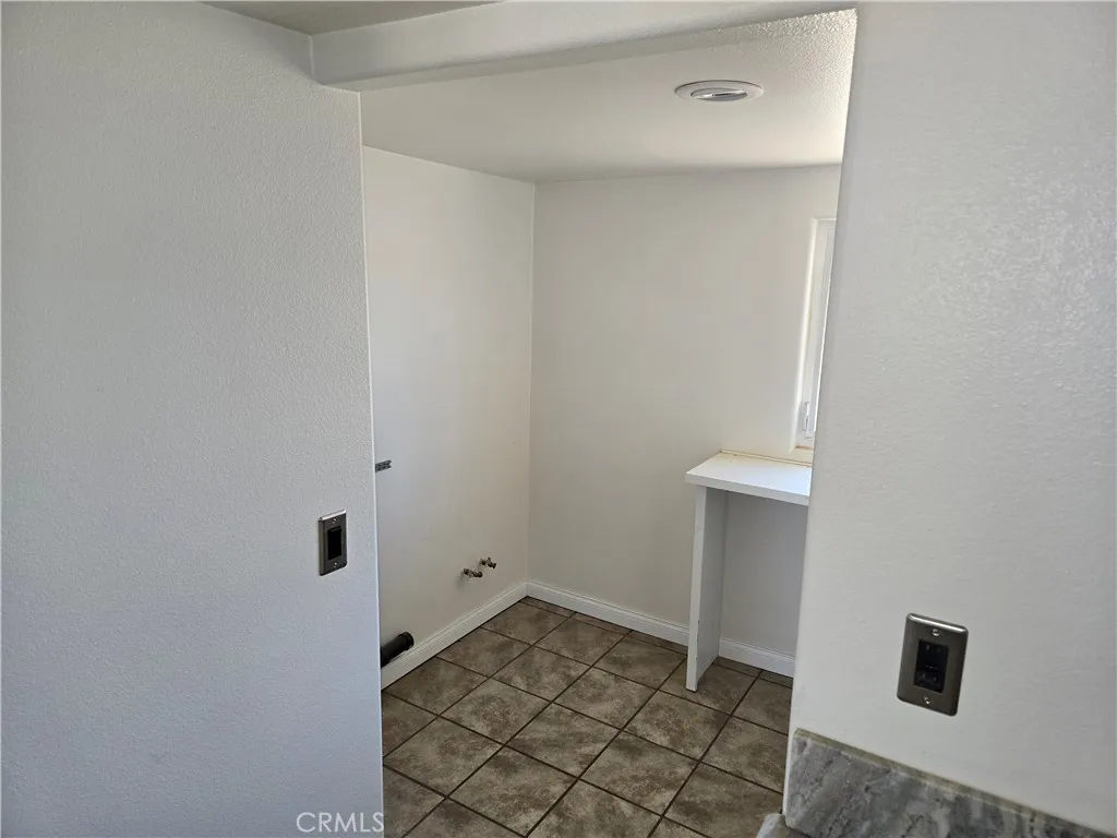 195 Old El Mirage Road, Adelanto, California 92301 home-pic-27