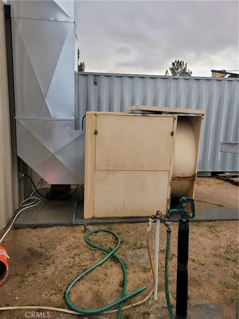 195 Old El Mirage Road, Adelanto, California 92301 home-pic-36