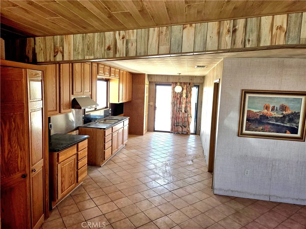 195 Old El Mirage Road, Adelanto, California 92301 home-pic-15