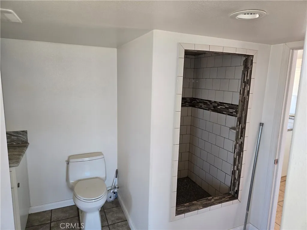 195 Old El Mirage Road, Adelanto, California 92301 home-pic-25
