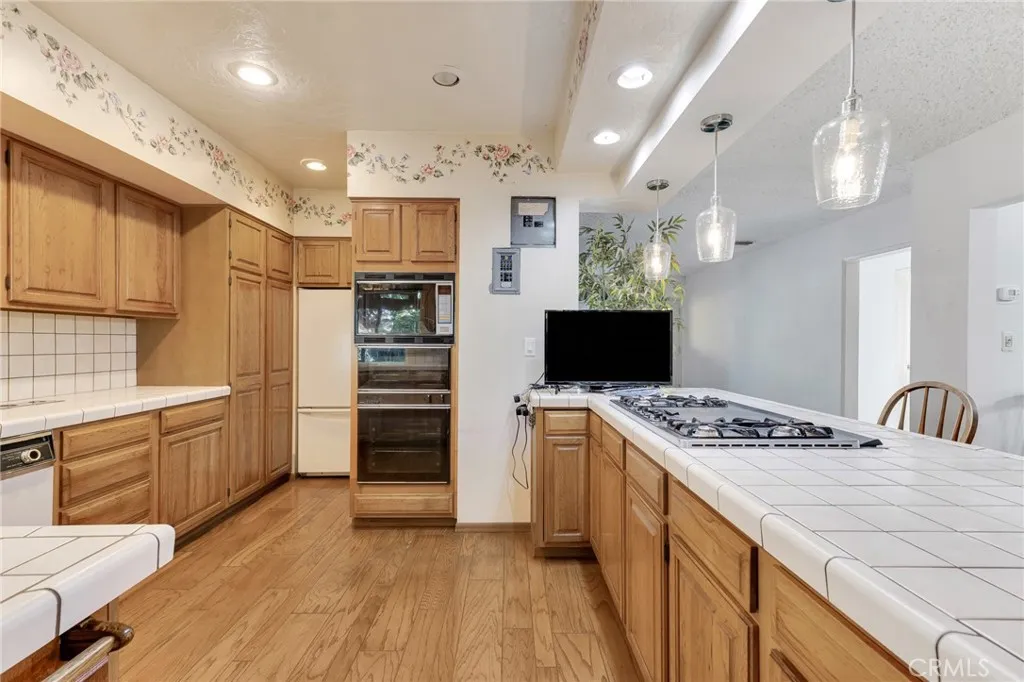 613 N California, Burbank, California 91505 home-pic-17