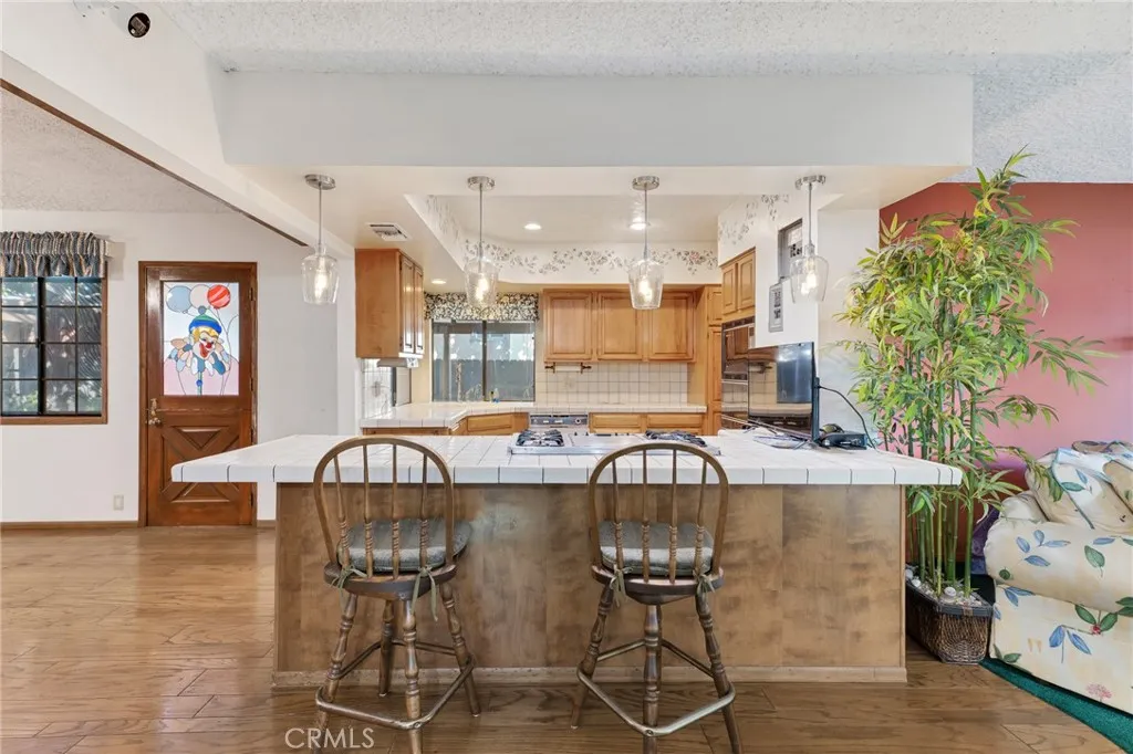 613 N California, Burbank, California 91505 home-pic-16