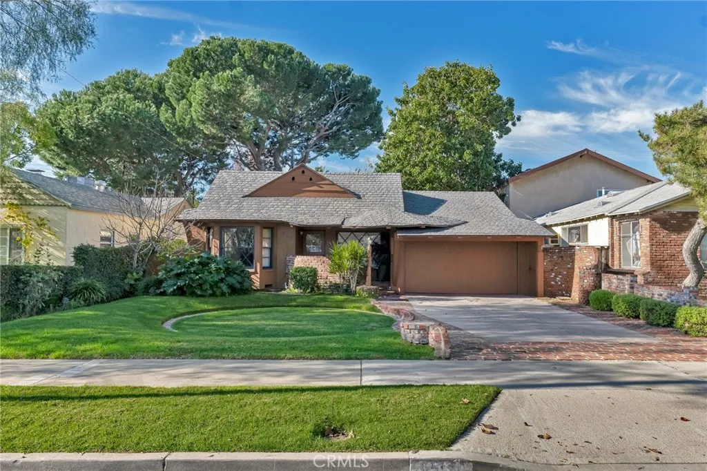 613 N California, Burbank, California 91505 home-pic-2