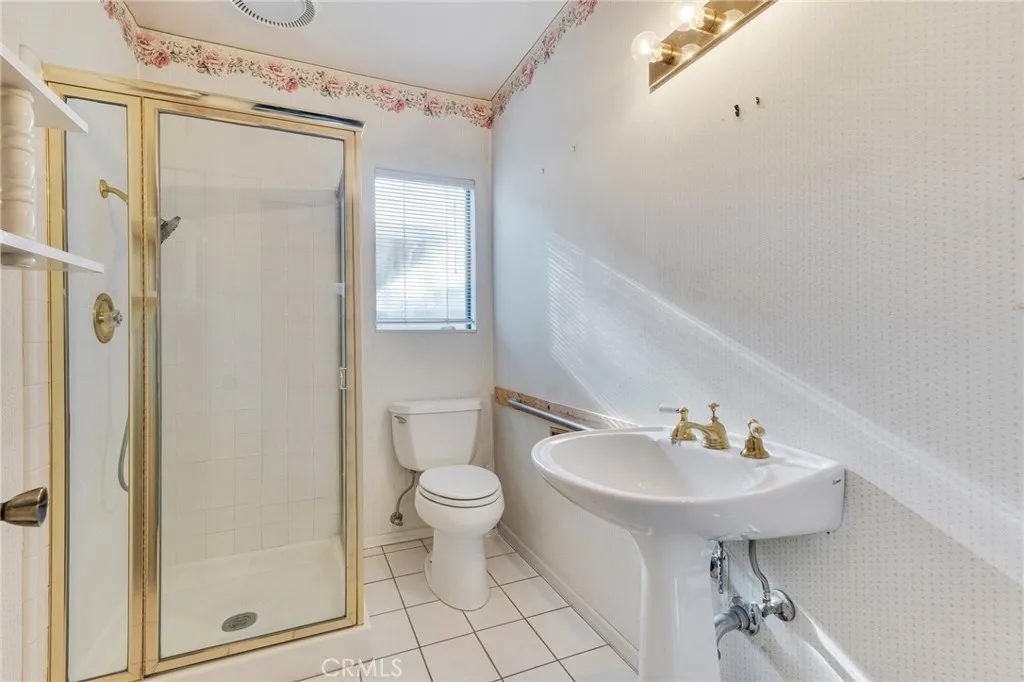 613 N California, Burbank, California 91505 home-pic-27