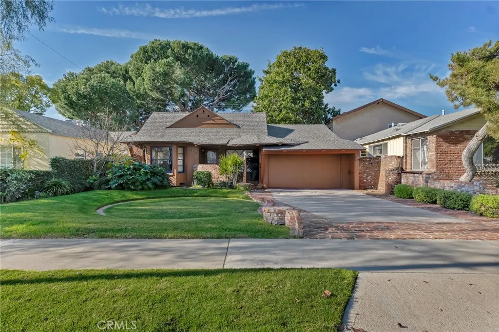 613 N California, Burbank, California 91505 home-pic-3