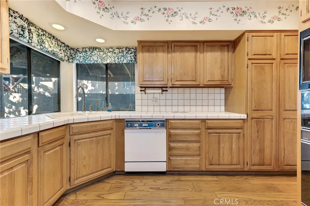 613 N California, Burbank, California 91505 home-pic-19