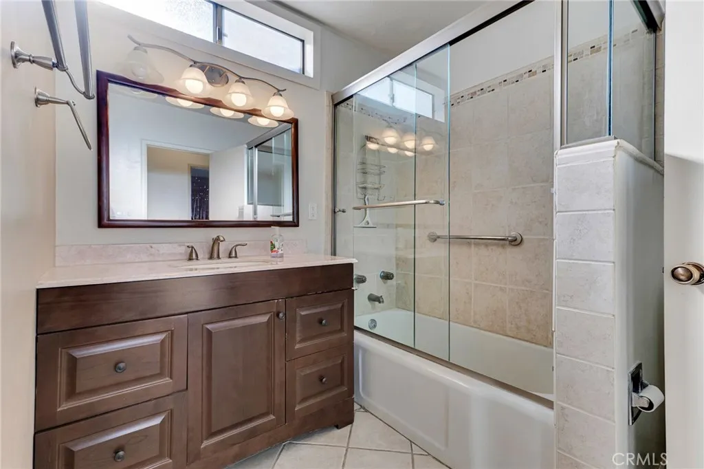 613 N California, Burbank, California 91505 home-pic-28