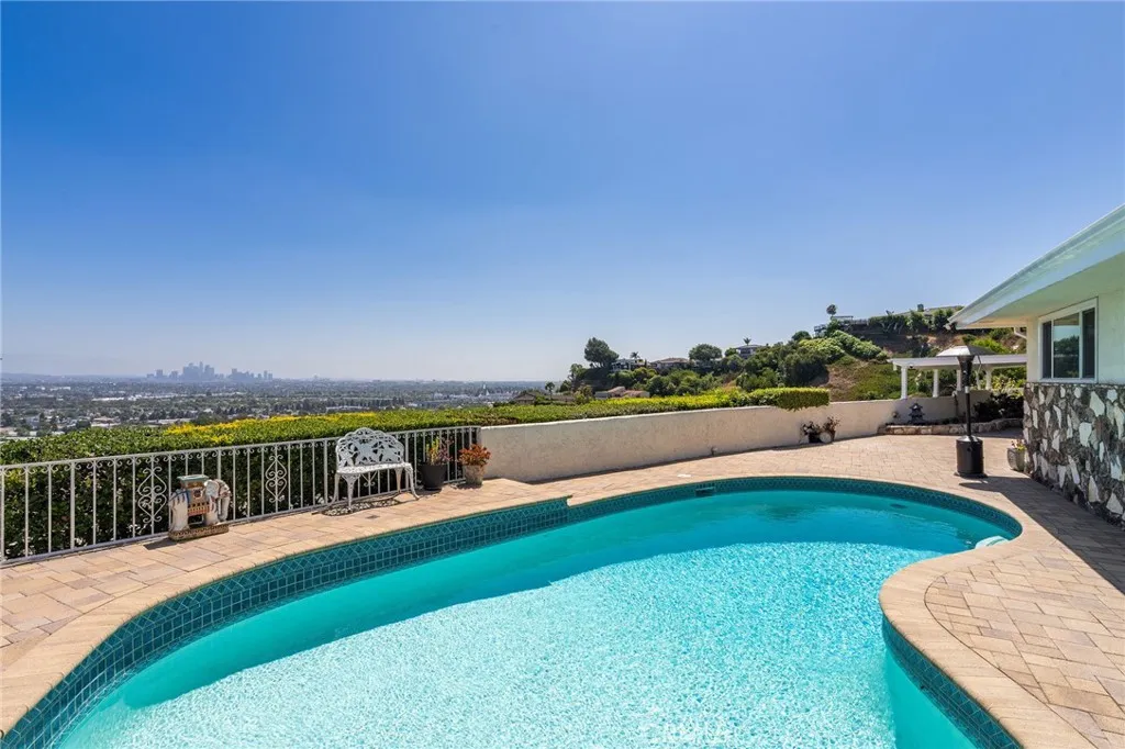 4160 Don Jose Drive, Los Angeles, California 90008 home-pic-17