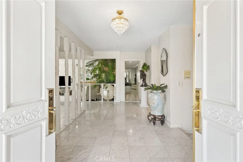 4160 Don Jose Drive, Los Angeles, California 90008 home-pic-2