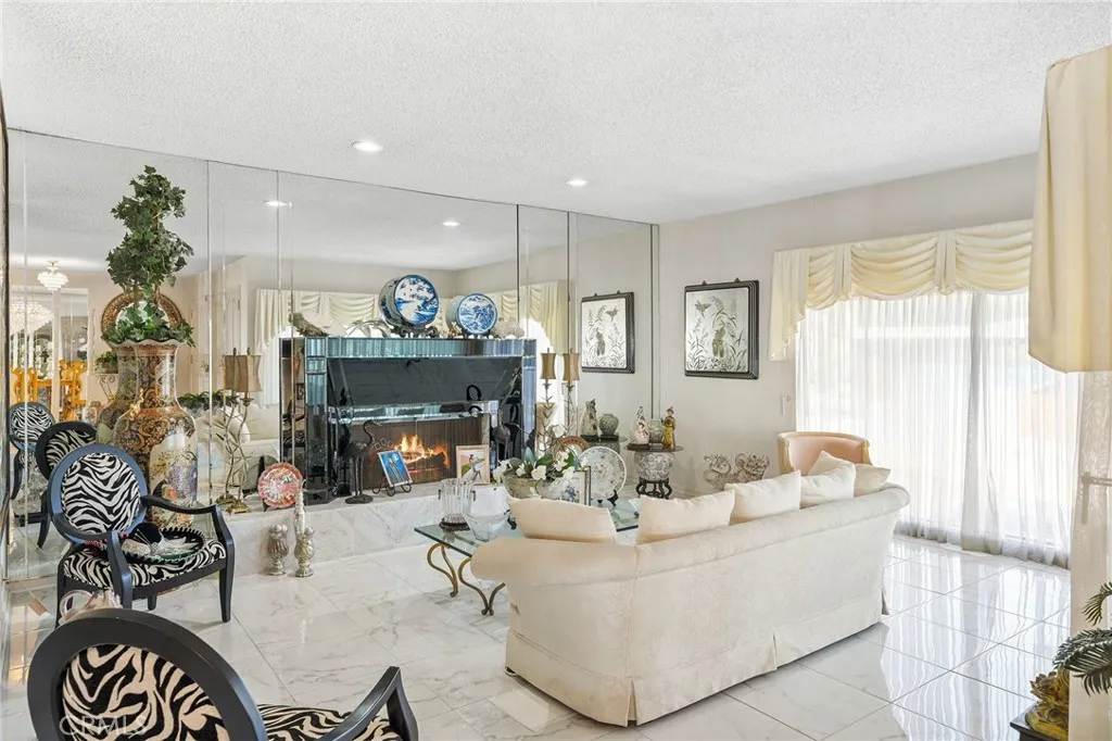 4160 Don Jose Drive, Los Angeles, California 90008 home-pic-3