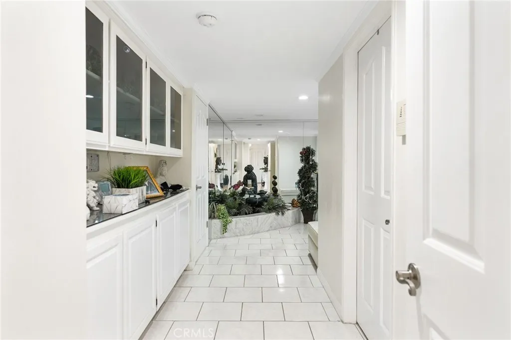 4160 Don Jose Drive, Los Angeles, California 90008 home-pic-11