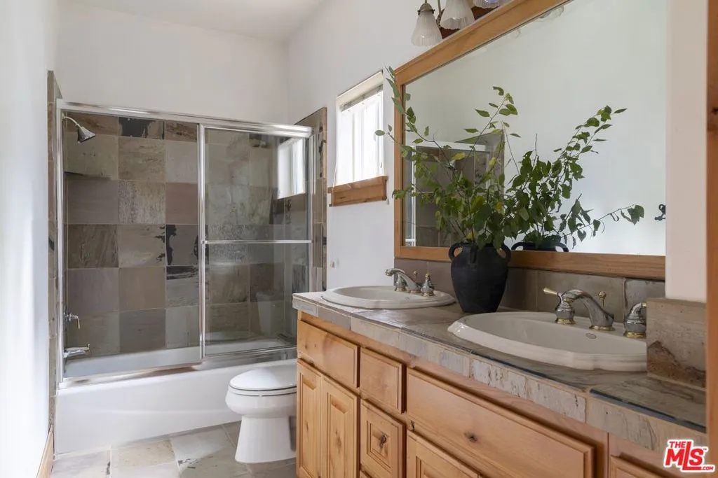 265 Garden Drive, Lake Arrowhead, California 92352 home-pic-12