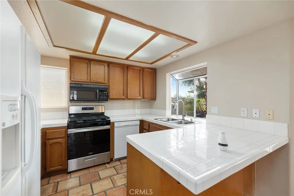 40511 Via Amapola, Murrieta, California 92562 home-pic-14