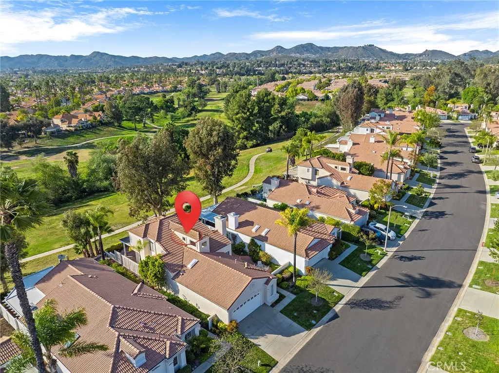 40511 Via Amapola, Murrieta, California 92562 home-pic-32