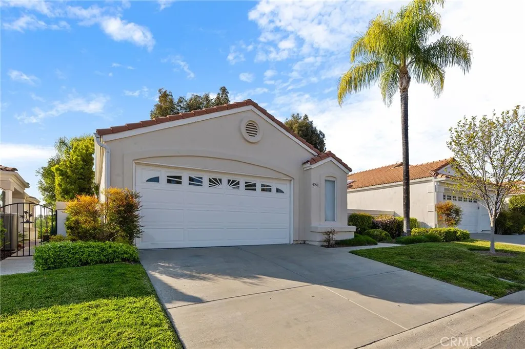 40511 Via Amapola, Murrieta, California 92562 home-pic-3