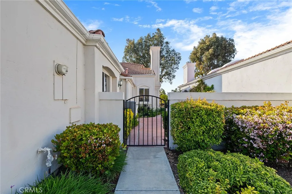 40511 Via Amapola, Murrieta, California 92562 home-pic-4