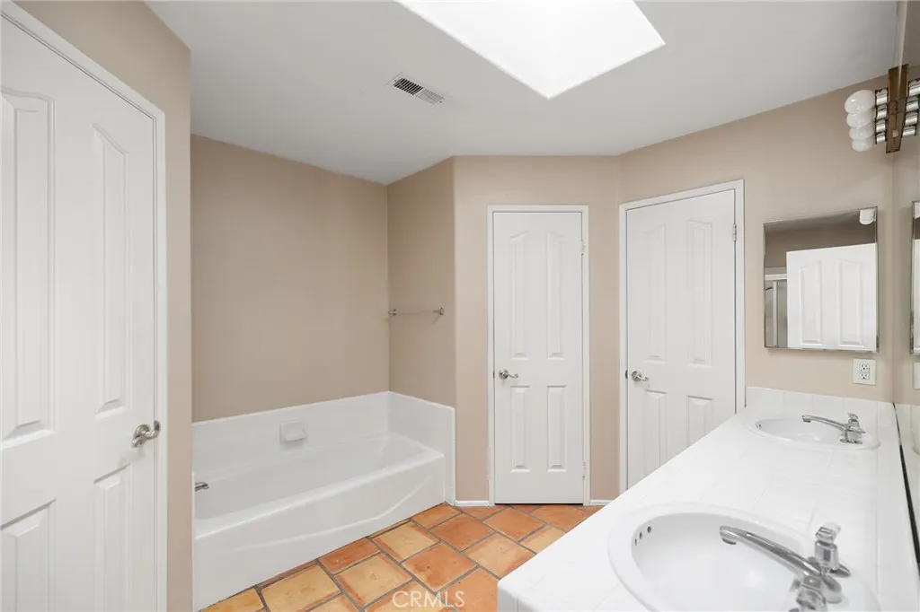 40511 Via Amapola, Murrieta, California 92562 home-pic-21