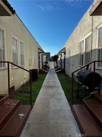 Clean Single Story Apartment Complex with 11 units