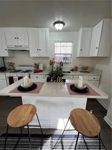 Dining Bar in Kitchen
