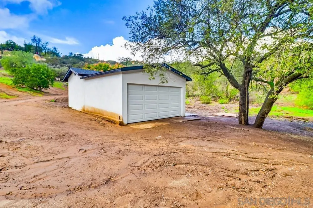 15751 Lyons Valley Rd, Jamul, California 91935 home-pic-46