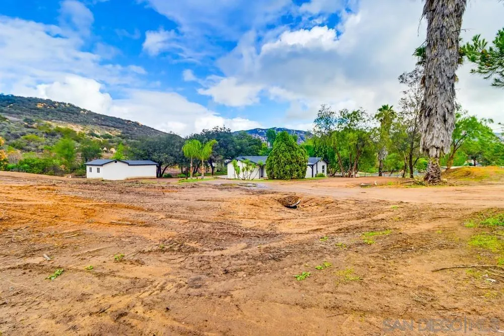 15751 Lyons Valley Rd, Jamul, California 91935 home-pic-57