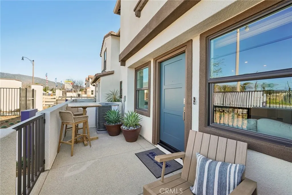 16208 Lumia Way, Fontana, California 92336 home-pic-3