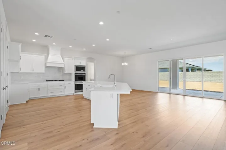 9-web-or-mls-7422-allenmier-ct